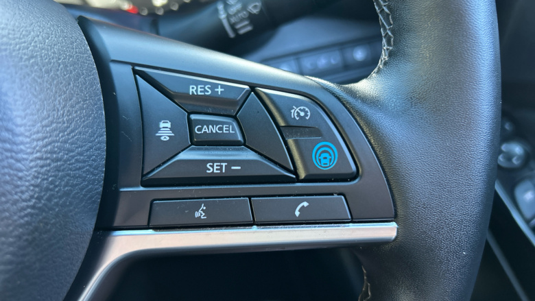 Nissan Juke 1.0 DiG-T Tekna 5dr Petrol Hatchback